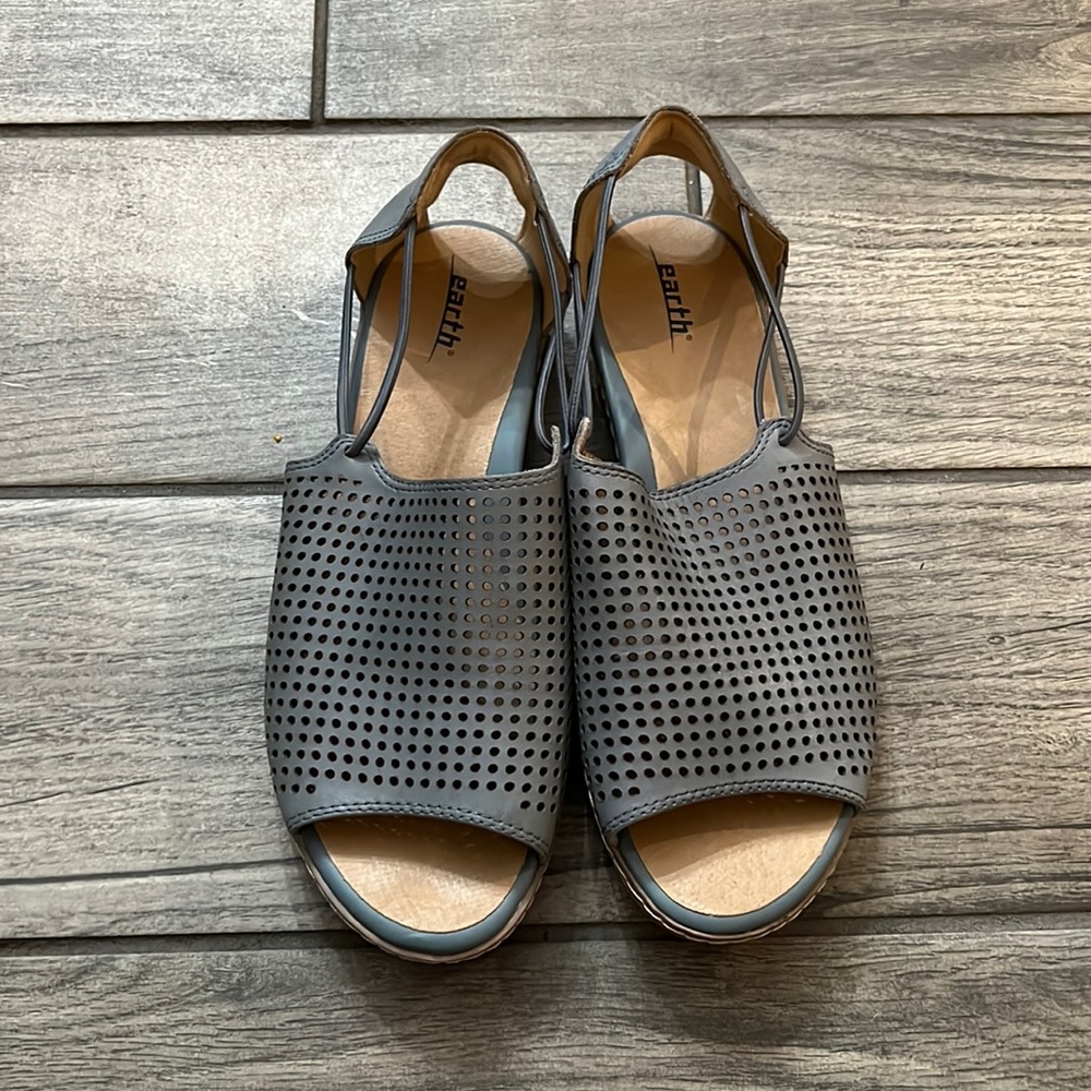 Earth women’s shoes 9